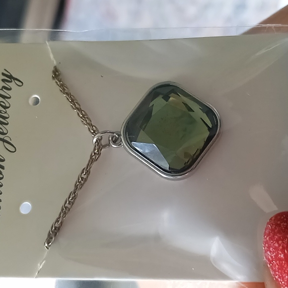 Jewelry - Rhinestone / crystal necklace